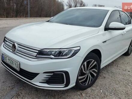 Белый Фольксваген e-Bora, объемом двигателя 0 л и пробегом 85 тыс. км за 12900 $, фото 1 на Automoto.ua