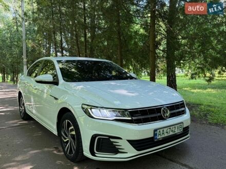 Белый Фольксваген e-Bora, объемом двигателя 0 л и пробегом 85 тыс. км за 12000 $, фото 1 на Automoto.ua
