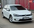 Белый Фольксваген e-Golf, объемом двигателя 0 л и пробегом 96 тыс. км за 9500 $, фото 4 на Automoto.ua