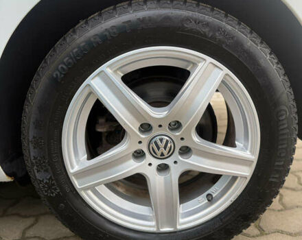 Белый Фольксваген e-Golf, объемом двигателя 0 л и пробегом 68 тыс. км за 6600 $, фото 10 на Automoto.ua