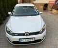 Белый Фольксваген e-Golf, объемом двигателя 0 л и пробегом 131 тыс. км за 8999 $, фото 108 на Automoto.ua