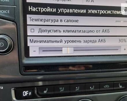 Белый Фольксваген e-Golf, объемом двигателя 0 л и пробегом 107 тыс. км за 8800 $, фото 49 на Automoto.ua