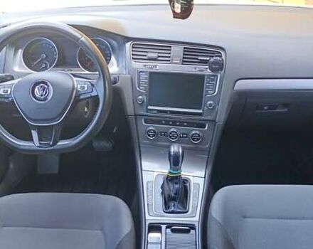 Белый Фольксваген e-Golf, объемом двигателя 0 л и пробегом 99 тыс. км за 8100 $, фото 6 на Automoto.ua