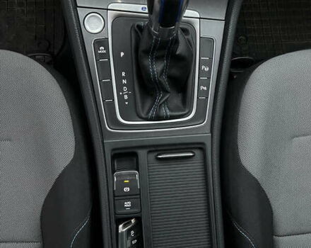 Белый Фольксваген e-Golf, объемом двигателя 0 л и пробегом 110 тыс. км за 8490 $, фото 20 на Automoto.ua