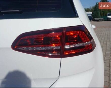 Білий Фольксваген e-Golf, об'ємом двигуна 0 л та пробігом 142 тис. км за 7900 $, фото 6 на Automoto.ua