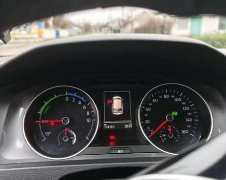 Білий Фольксваген e-Golf, об'ємом двигуна 0 л та пробігом 114 тис. км за 10000 $, фото 7 на Automoto.ua