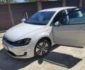 Белый Фольксваген e-Golf, объемом двигателя 0 л и пробегом 84 тыс. км за 9600 $, фото 13 на Automoto.ua