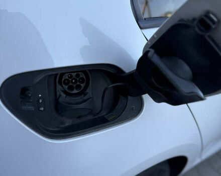 Белый Фольксваген e-Golf, объемом двигателя 0 л и пробегом 106 тыс. км за 7600 $, фото 16 на Automoto.ua