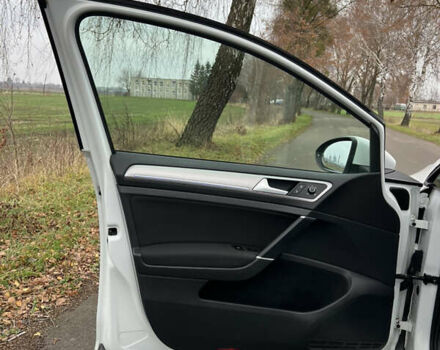 Белый Фольксваген e-Golf, объемом двигателя 0 л и пробегом 126 тыс. км за 8550 $, фото 14 на Automoto.ua