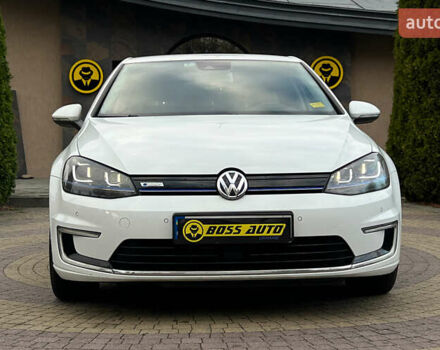 Белый Фольксваген e-Golf, объемом двигателя 0 л и пробегом 117 тыс. км за 11500 $, фото 1 на Automoto.ua