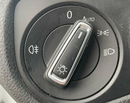 Белый Фольксваген e-Golf, объемом двигателя 0 л и пробегом 92 тыс. км за 9500 $, фото 28 на Automoto.ua