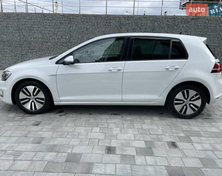 Белый Фольксваген e-Golf, объемом двигателя 0 л и пробегом 154 тыс. км за 9200 $, фото 2 на Automoto.ua