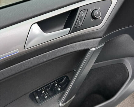 Белый Фольксваген e-Golf, объемом двигателя 0 л и пробегом 126 тыс. км за 8550 $, фото 15 на Automoto.ua