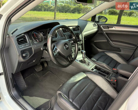Белый Фольксваген e-Golf, объемом двигателя 0 л и пробегом 95 тыс. км за 9500 $, фото 30 на Automoto.ua