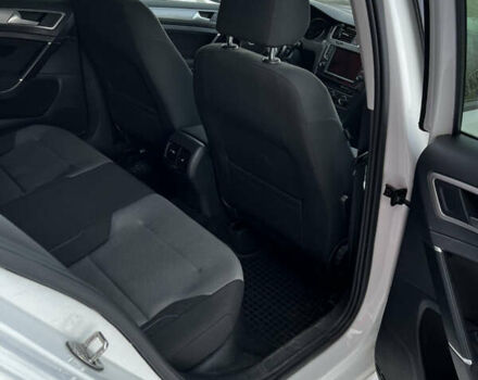 Белый Фольксваген e-Golf, объемом двигателя 0 л и пробегом 120 тыс. км за 7800 $, фото 21 на Automoto.ua