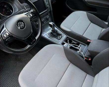 Белый Фольксваген e-Golf, объемом двигателя 0 л и пробегом 83 тыс. км за 10500 $, фото 10 на Automoto.ua