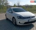 Белый Фольксваген e-Golf, объемом двигателя 0 л и пробегом 132 тыс. км за 8999 $, фото 9 на Automoto.ua
