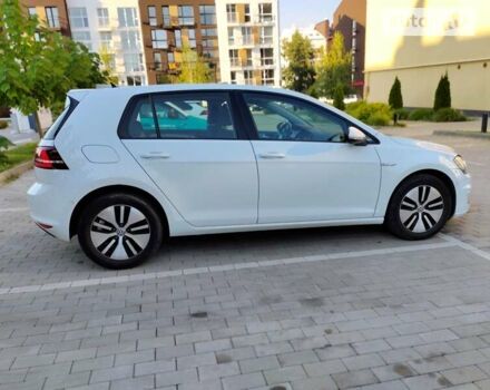 Белый Фольксваген e-Golf, объемом двигателя 0 л и пробегом 99 тыс. км за 12700 $, фото 9 на Automoto.ua