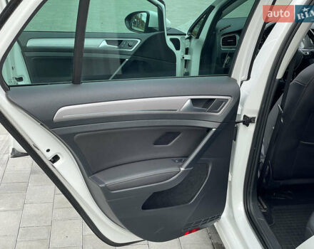 Белый Фольксваген e-Golf, объемом двигателя 0 л и пробегом 154 тыс. км за 9200 $, фото 19 на Automoto.ua