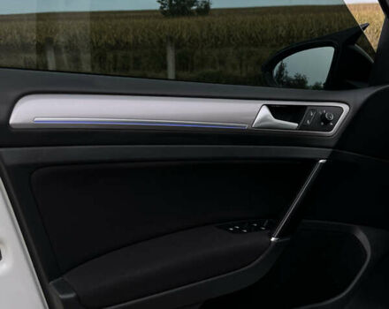 Белый Фольксваген e-Golf, объемом двигателя 0 л и пробегом 110 тыс. км за 8490 $, фото 8 на Automoto.ua