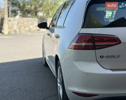 Белый Фольксваген e-Golf, объемом двигателя 0 л и пробегом 170 тыс. км за 8800 $, фото 3 на Automoto.ua