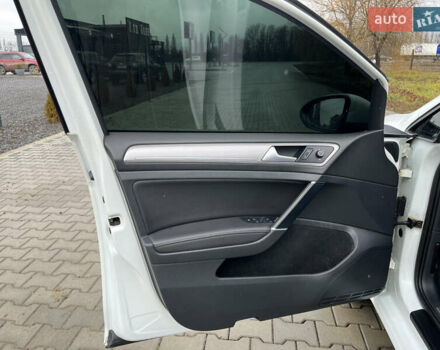 Белый Фольксваген e-Golf, объемом двигателя 0 л и пробегом 104 тыс. км за 9000 $, фото 12 на Automoto.ua