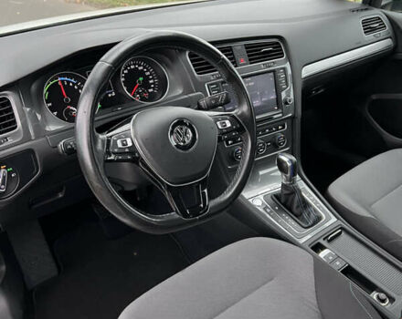 Белый Фольксваген e-Golf, объемом двигателя 0 л и пробегом 126 тыс. км за 8550 $, фото 12 на Automoto.ua