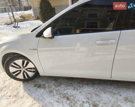 Білий Фольксваген e-Golf, об'ємом двигуна 0 л та пробігом 131 тис. км за 8999 $, фото 6 на Automoto.ua