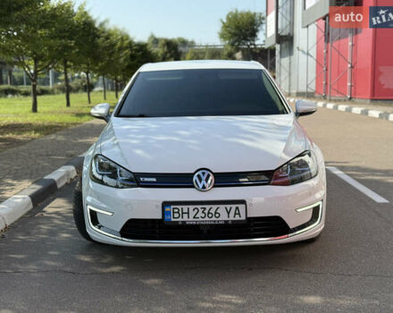Белый Фольксваген e-Golf, объемом двигателя 0 л и пробегом 95 тыс. км за 9500 $, фото 13 на Automoto.ua
