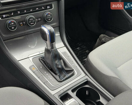 Белый Фольксваген e-Golf, объемом двигателя 0 л и пробегом 99 тыс. км за 8450 $, фото 15 на Automoto.ua