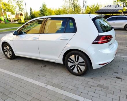 Белый Фольксваген e-Golf, объемом двигателя 0 л и пробегом 99 тыс. км за 12700 $, фото 16 на Automoto.ua