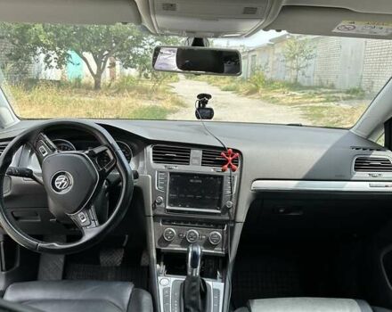 Белый Фольксваген e-Golf, объемом двигателя 0 л и пробегом 118 тыс. км за 10500 $, фото 11 на Automoto.ua