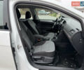 Белый Фольксваген e-Golf, объемом двигателя 0 л и пробегом 99 тыс. км за 8450 $, фото 19 на Automoto.ua