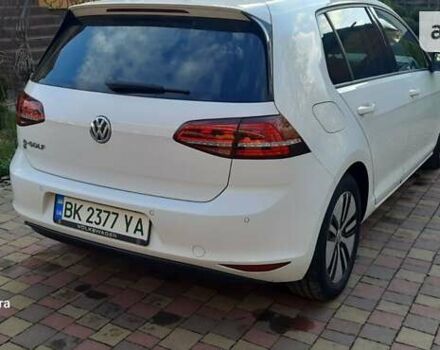 Белый Фольксваген e-Golf, объемом двигателя 0 л и пробегом 107 тыс. км за 8800 $, фото 36 на Automoto.ua