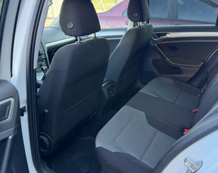 Белый Фольксваген e-Golf, объемом двигателя 0 л и пробегом 106 тыс. км за 7600 $, фото 8 на Automoto.ua