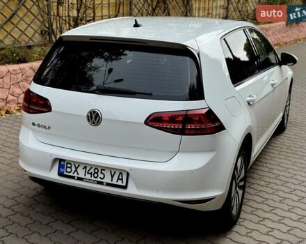 Белый Фольксваген e-Golf, объемом двигателя 0 л и пробегом 121 тыс. км за 8500 $, фото 5 на Automoto.ua