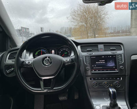 Белый Фольксваген e-Golf, объемом двигателя 0 л и пробегом 104 тыс. км за 9000 $, фото 17 на Automoto.ua