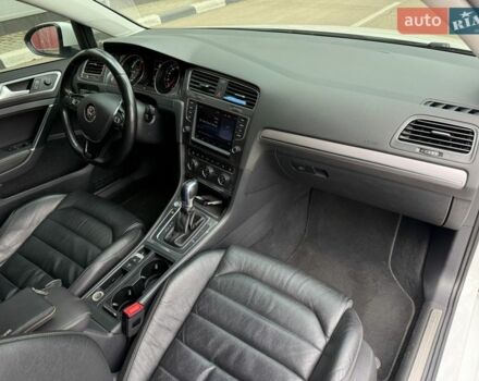 Білий Фольксваген e-Golf, об'ємом двигуна 0 л та пробігом 96 тис. км за 9500 $, фото 22 на Automoto.ua