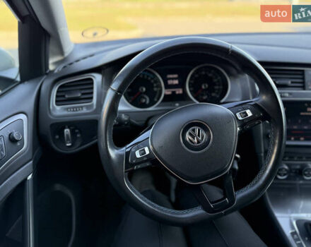 Белый Фольксваген e-Golf, объемом двигателя 0 л и пробегом 106 тыс. км за 7600 $, фото 13 на Automoto.ua