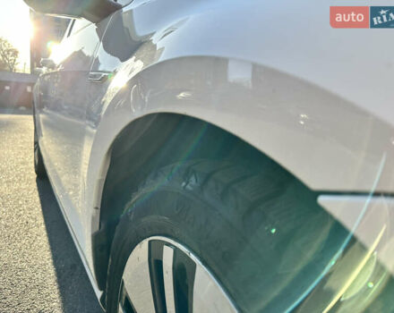 Белый Фольксваген e-Golf, объемом двигателя 0 л и пробегом 114 тыс. км за 10700 $, фото 15 на Automoto.ua