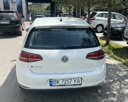 Білий Фольксваген e-Golf, об'ємом двигуна 0 л та пробігом 135 тис. км за 8800 $, фото 3 на Automoto.ua