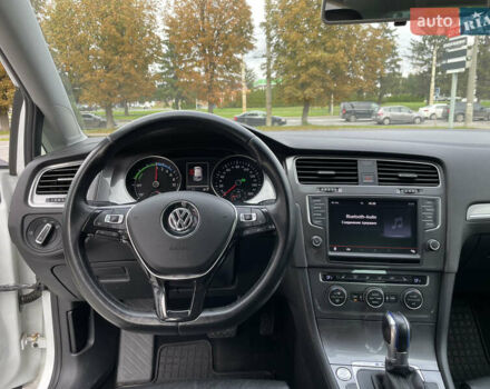Белый Фольксваген e-Golf, объемом двигателя 0 л и пробегом 154 тыс. км за 9200 $, фото 16 на Automoto.ua