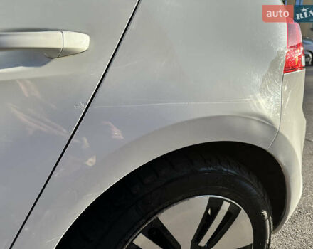 Белый Фольксваген e-Golf, объемом двигателя 0 л и пробегом 114 тыс. км за 10700 $, фото 19 на Automoto.ua