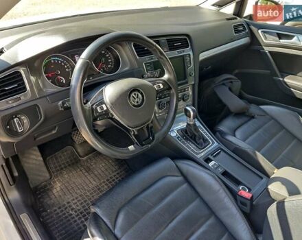 Белый Фольксваген e-Golf, объемом двигателя 0 л и пробегом 142 тыс. км за 9700 $, фото 14 на Automoto.ua