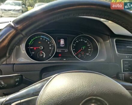 Белый Фольксваген e-Golf, объемом двигателя 0 л и пробегом 142 тыс. км за 9700 $, фото 13 на Automoto.ua
