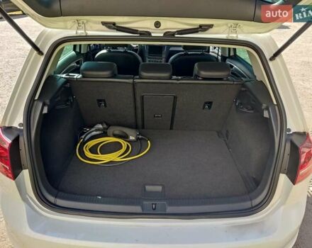 Белый Фольксваген e-Golf, объемом двигателя 0 л и пробегом 142 тыс. км за 9700 $, фото 7 на Automoto.ua