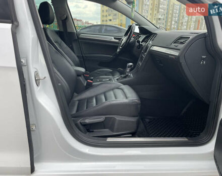 Белый Фольксваген e-Golf, объемом двигателя 0 л и пробегом 92 тыс. км за 9500 $, фото 36 на Automoto.ua