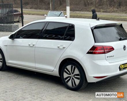 Белый Фольксваген e-Golf, объемом двигателя 24 л и пробегом 93 тыс. км за 10300 $, фото 3 на Automoto.ua