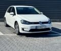 Белый Фольксваген e-Golf, объемом двигателя 0 л и пробегом 153 тыс. км за 8800 $, фото 1 на Automoto.ua