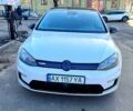 Белый Фольксваген e-Golf, объемом двигателя 80 л и пробегом 107 тыс. км за 8800 $, фото 1 на Automoto.ua